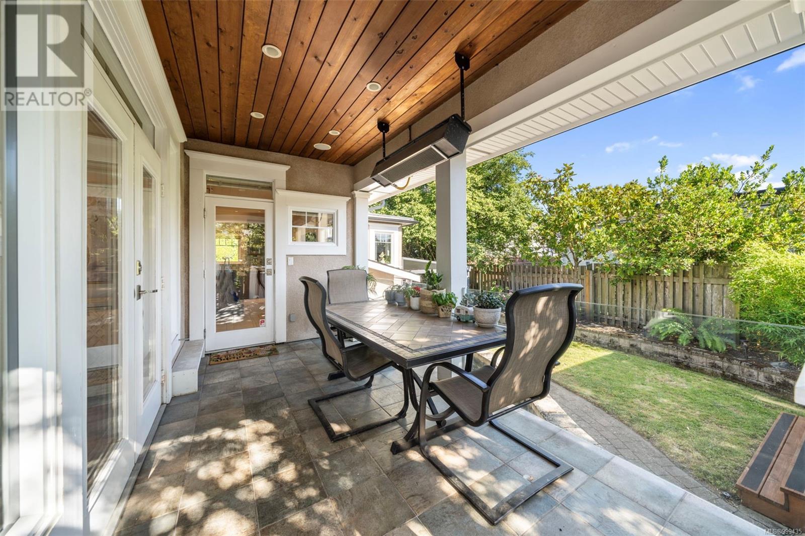  1715 Albert Avenue, Victoria