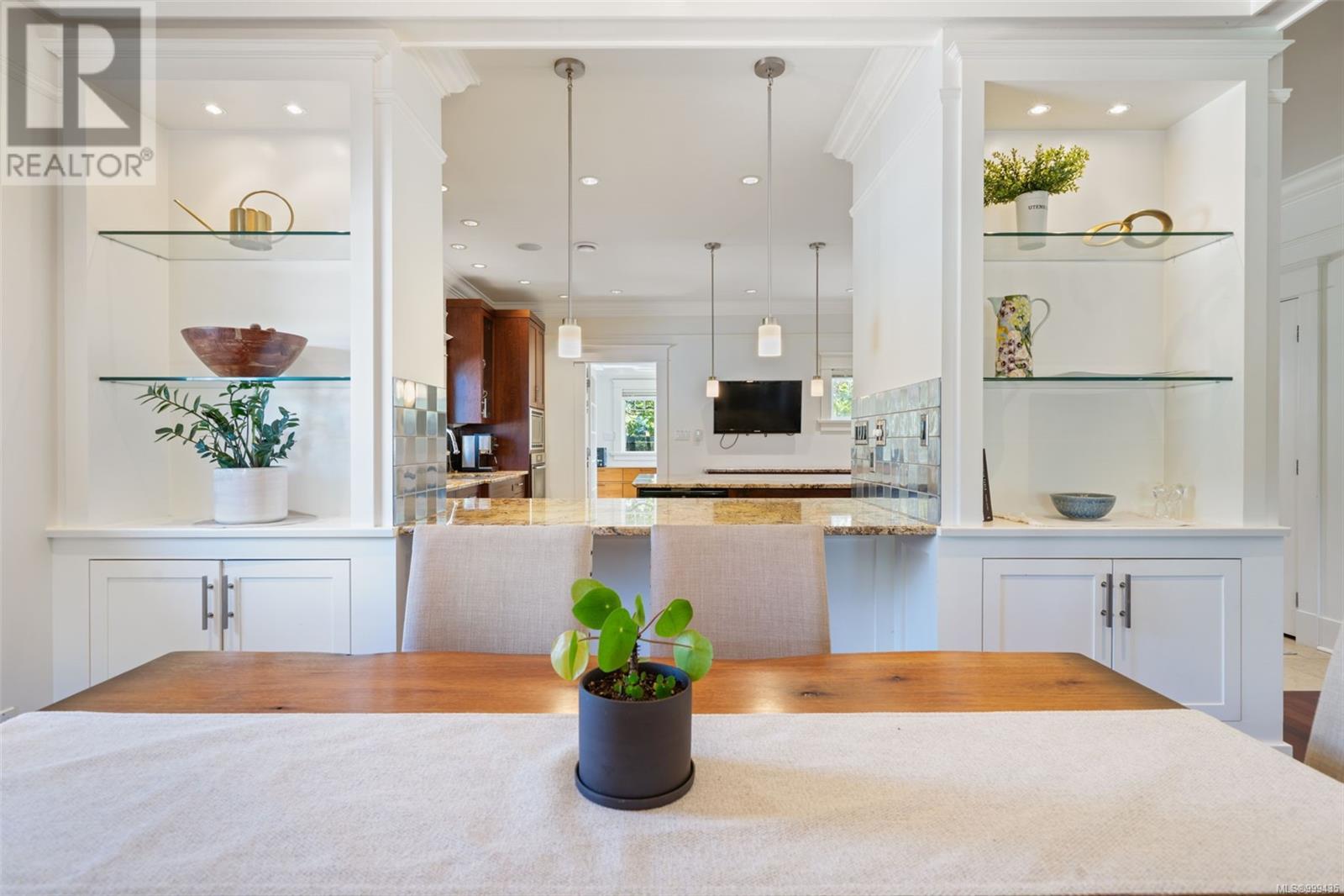  1715 Albert Avenue, Victoria