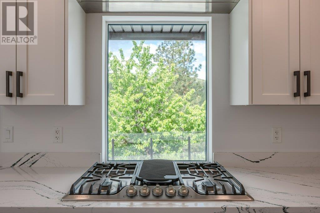  21815 Garnet Valley Road, Summerland