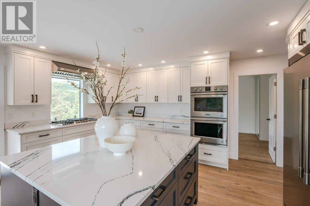 21815 Garnet Valley Road, Summerland