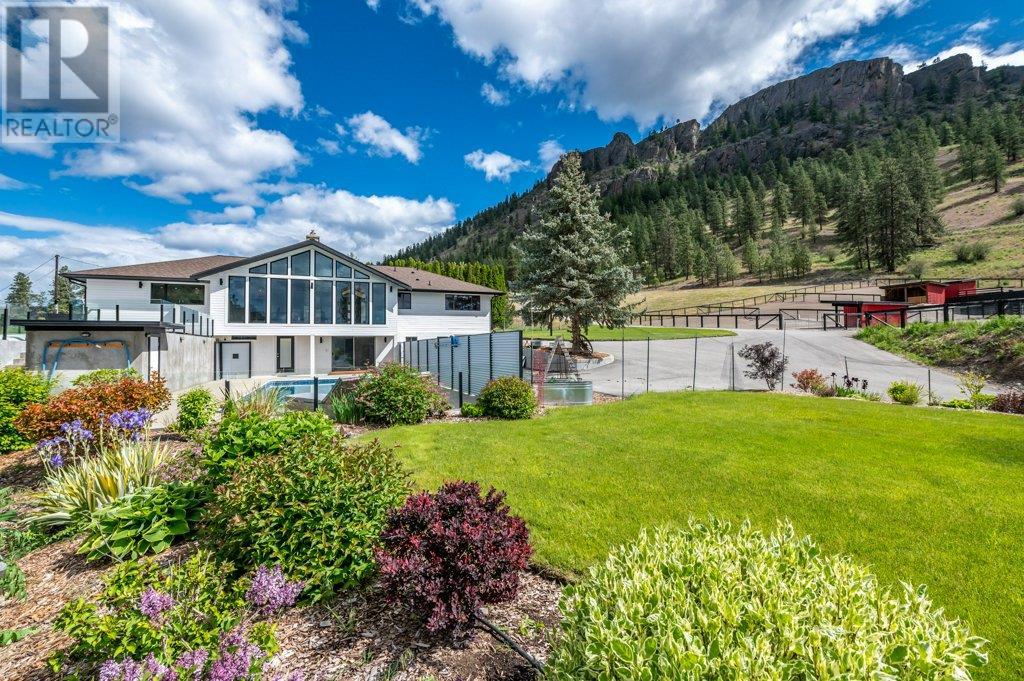  21815 Garnet Valley Road, Summerland