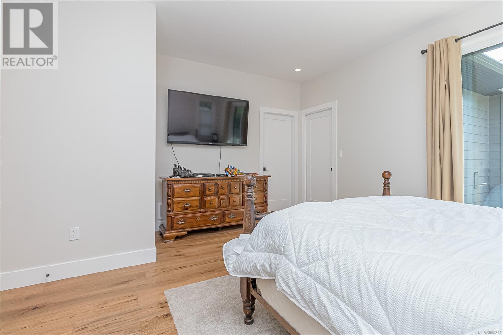 Photo 16 of 10647 Olsen Rd, Saltair BC