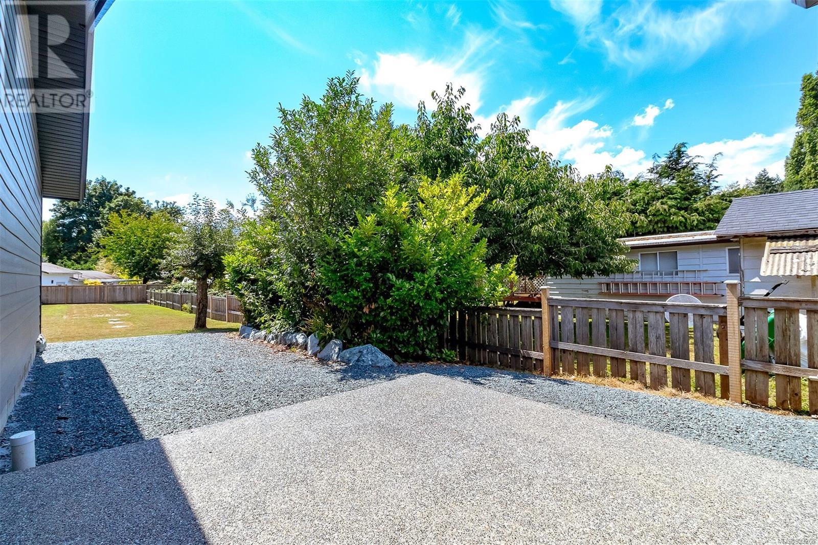 Photo 4 of 10647 Olsen Rd, Saltair BC