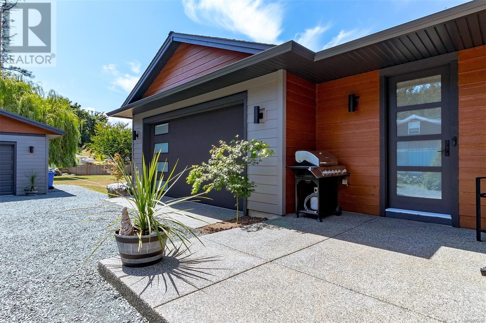 Photo 40 of 10647 Olsen Rd, Saltair BC