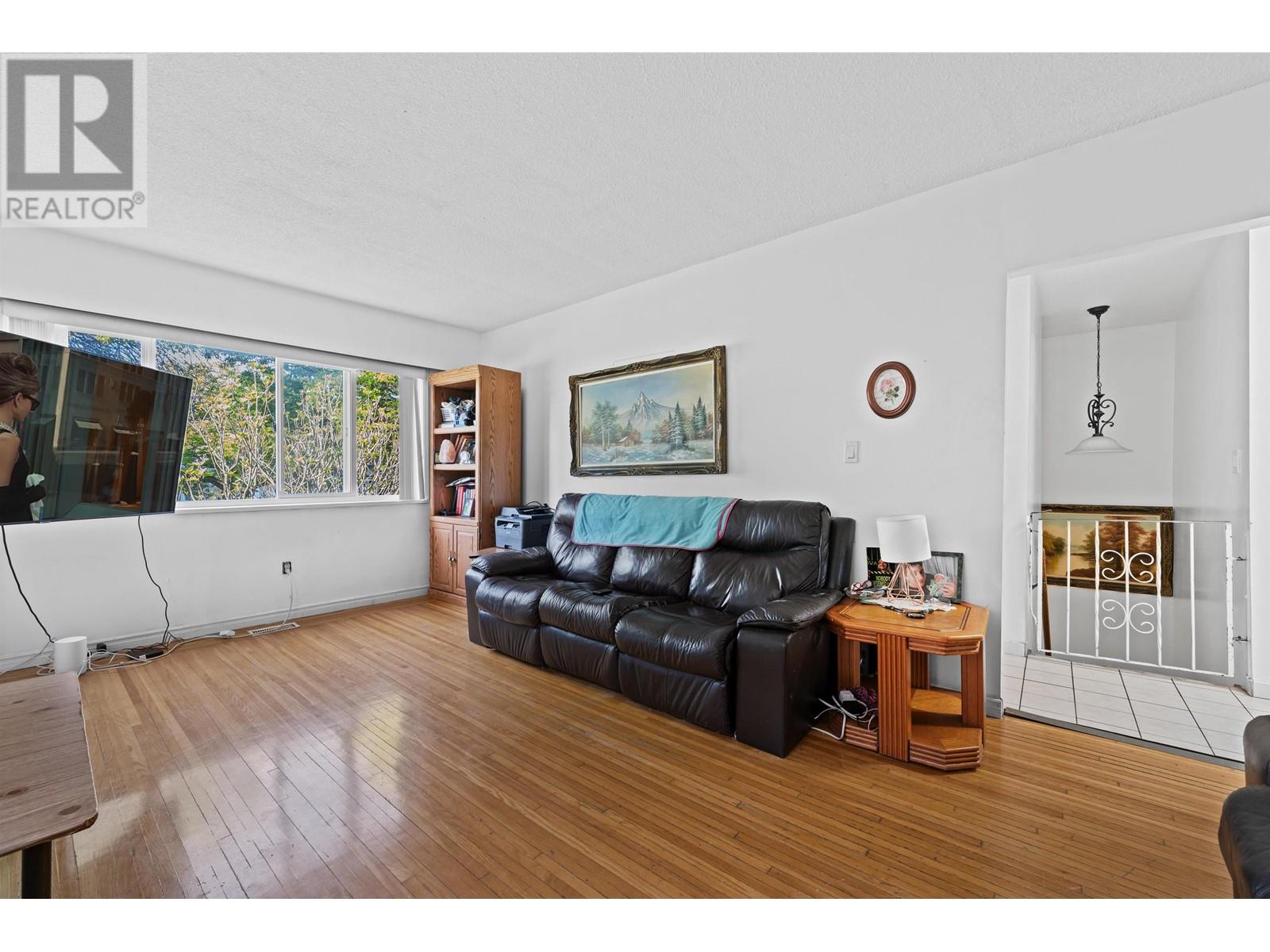 1228 E 27TH AVENUE, Vancouver