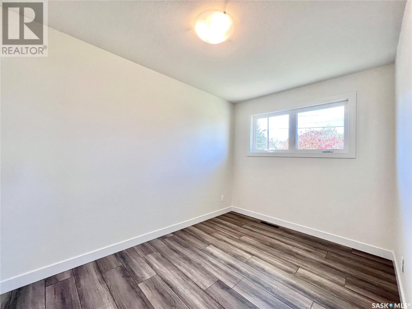Photo 16 of 318 Mctavish Street, Outlook SK