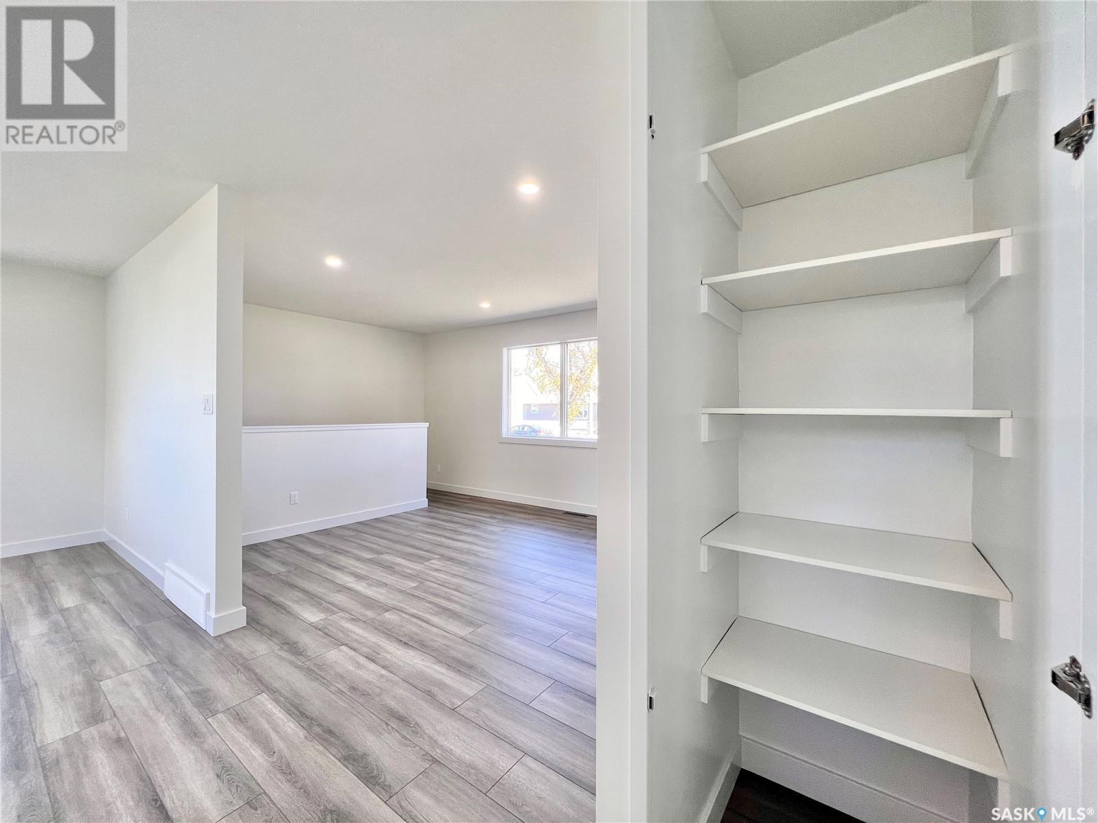 Photo 6 of 318 Mctavish Street, Outlook SK