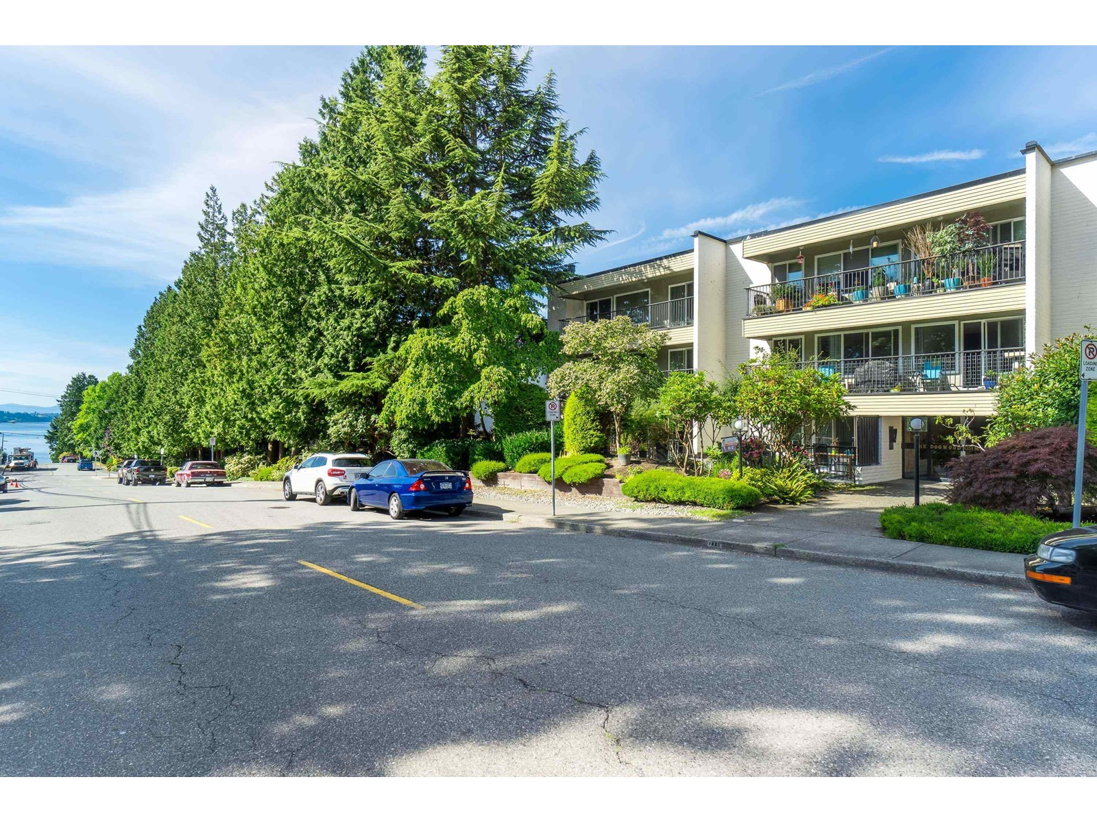 #304 1351 MARTIN STREET, White Rock