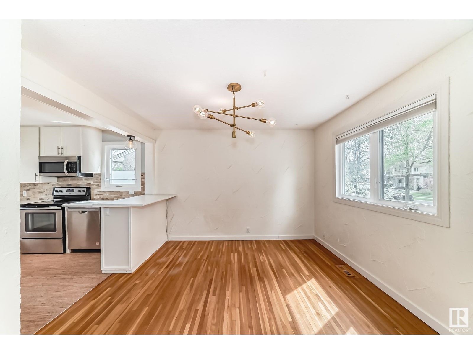 7720 77 AV NW, Edmonton