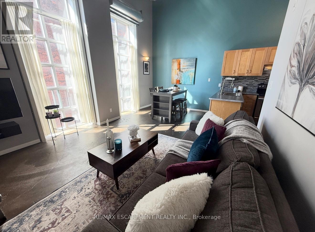 Photo 12 of 406 11 Rebecca Street, Hamilton ON