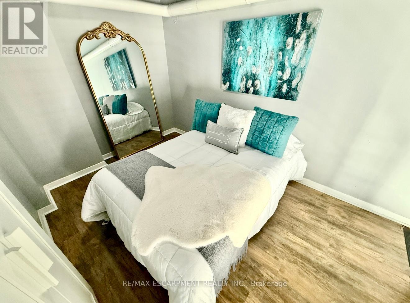 Photo 16 of 406 11 Rebecca Street, Hamilton ON