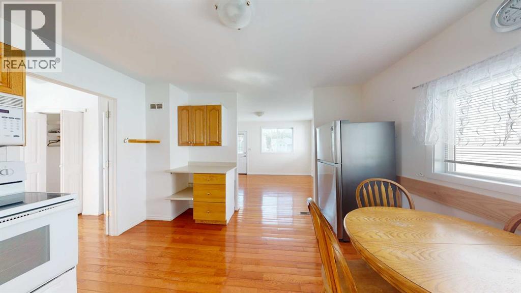 9818 100 Ave., Plamondon