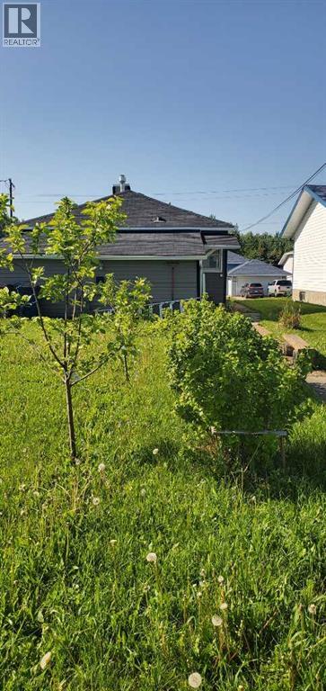 9818 100 Ave., Plamondon