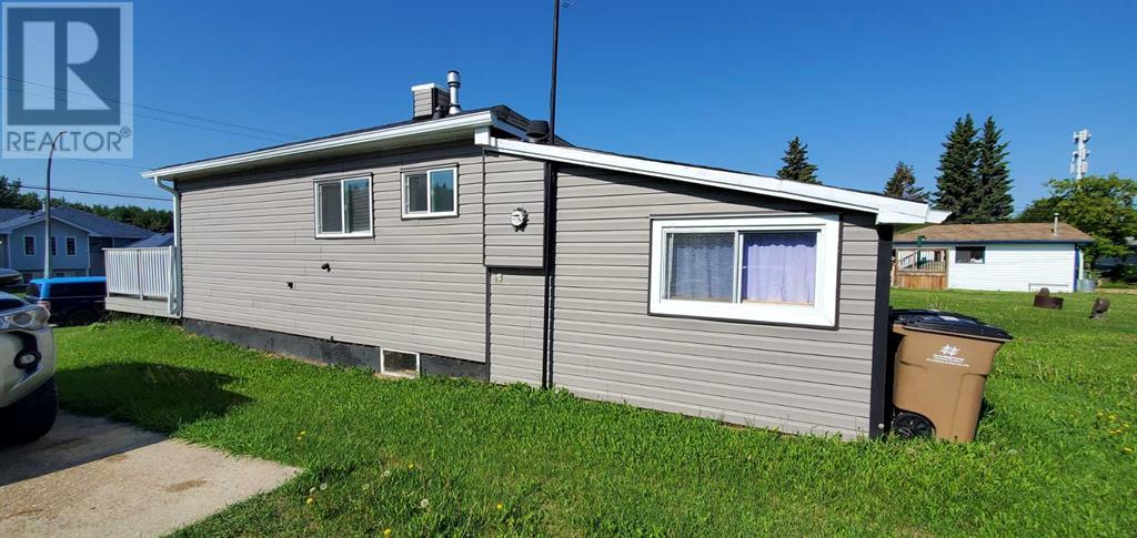 9818 100 Ave., Plamondon