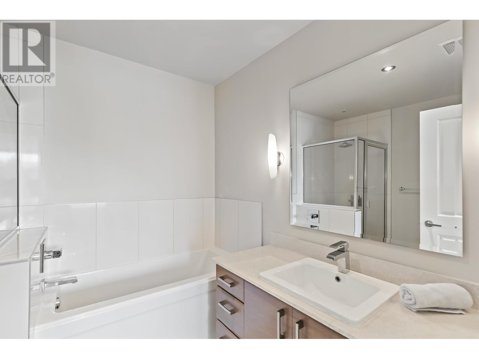 903 12069 HARRIS ROAD, Pitt Meadows real estate listing R2995719