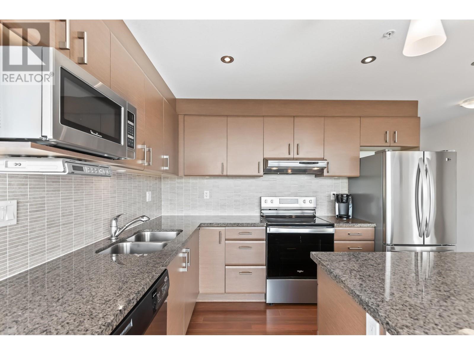 903 12069 HARRIS ROAD, Pitt Meadows real estate listing R2995719