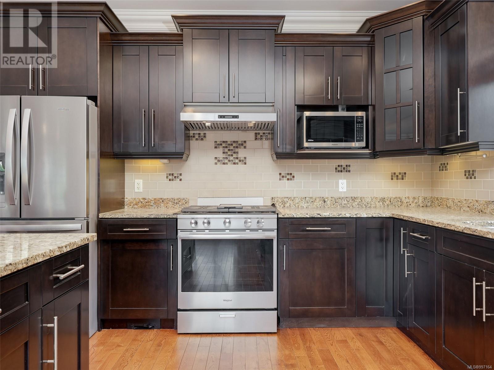  2195 Stone Gate, Langford