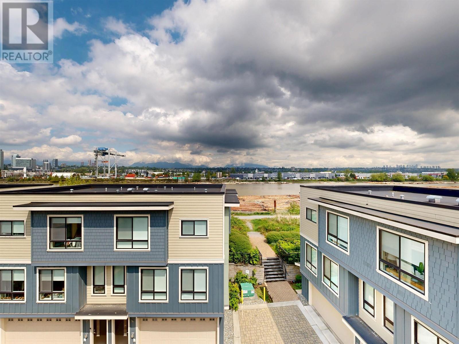 #18-10233 RIVER Drive, Richmond
