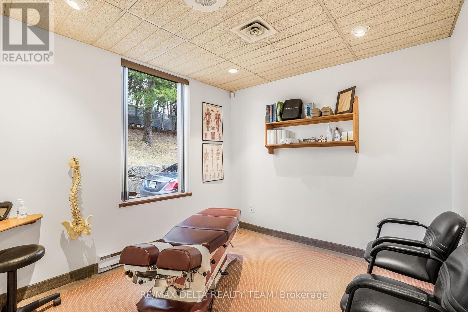 Photo 12 of 2548 St Joseph Boulevard, Ottawa ON