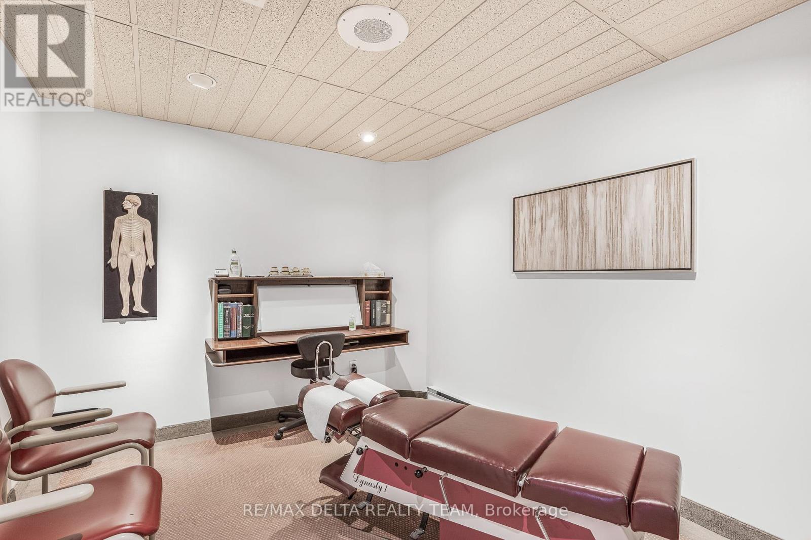 Photo 13 of 2548 St Joseph Boulevard, Ottawa ON