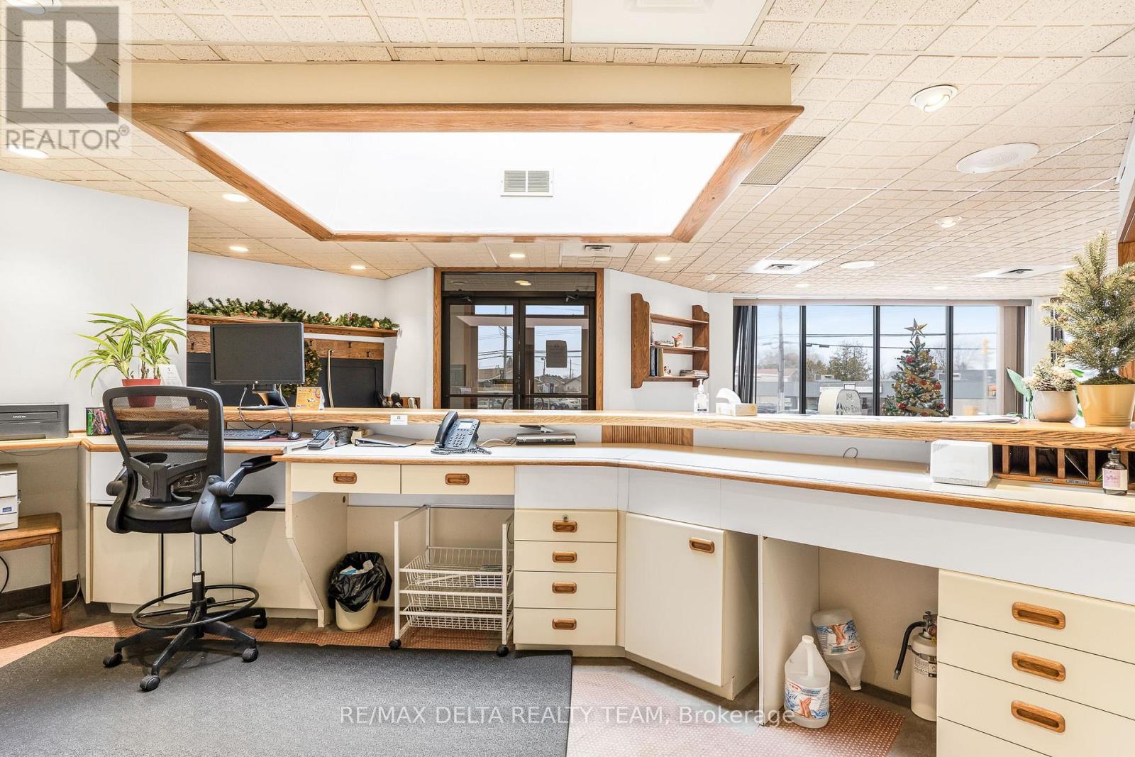 Photo 6 of 2548 St Joseph Boulevard, Ottawa ON