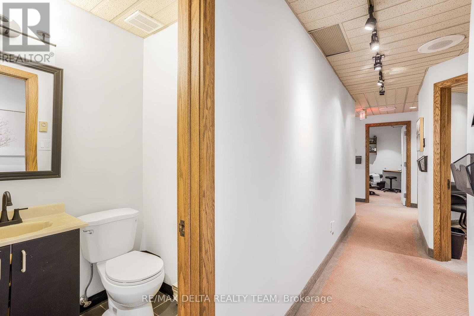 Photo 9 of 2548 St Joseph Boulevard, Ottawa ON