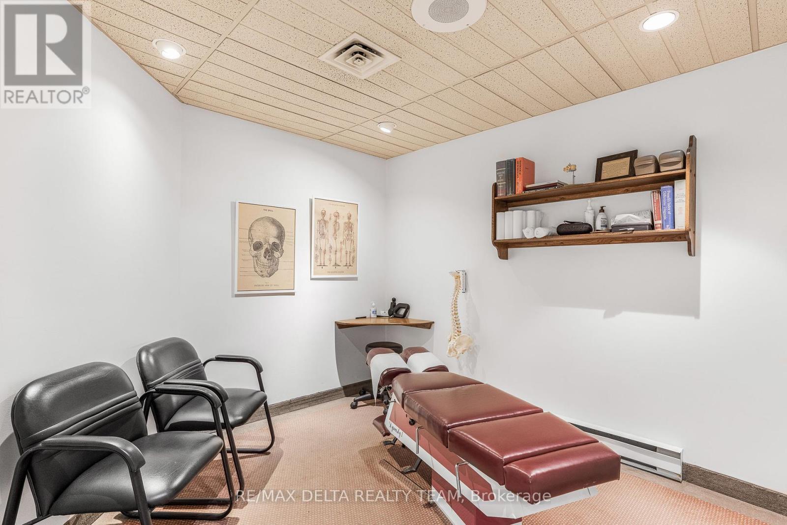 Photo 11 of 2548 St Joseph Boulevard, Ottawa ON