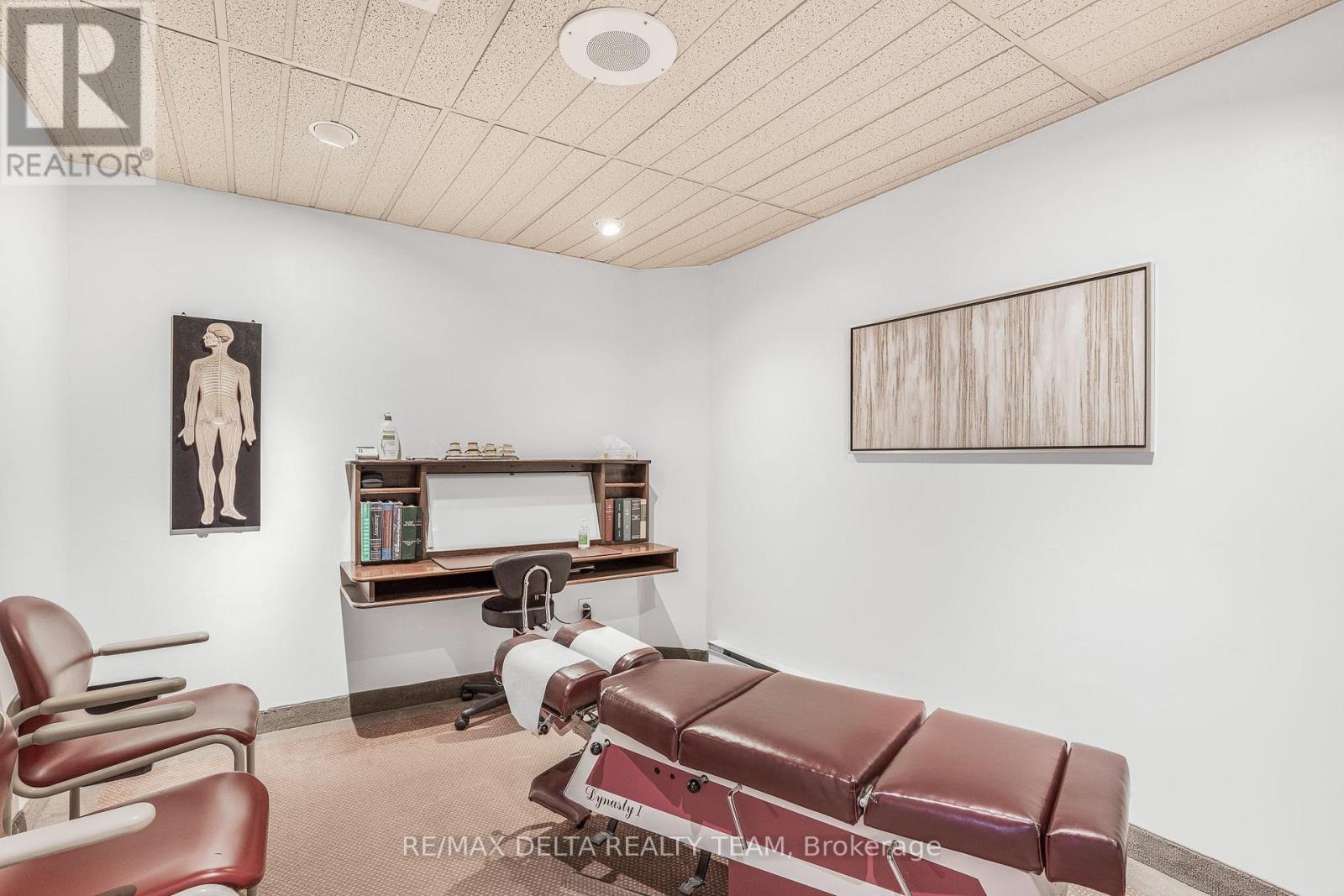 Photo 13 of 2548 St Joseph Boulevard, Ottawa ON