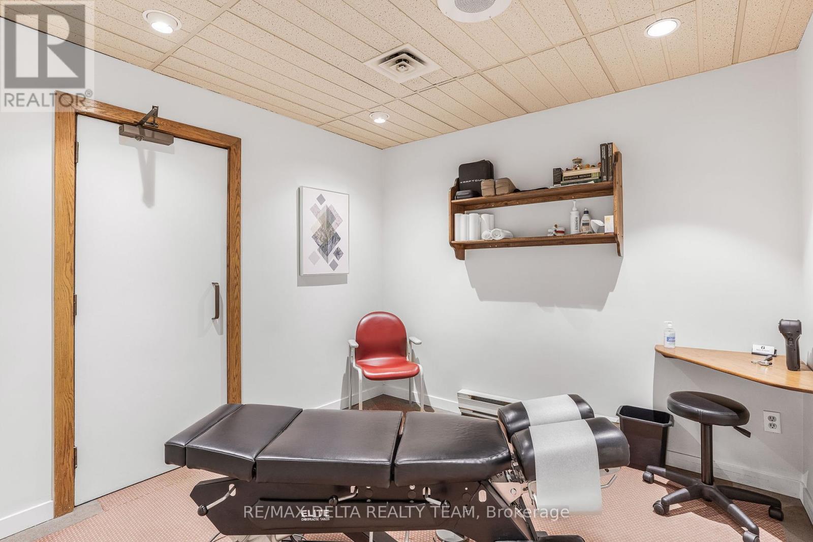 Photo 14 of 2548 St Joseph Boulevard, Ottawa ON