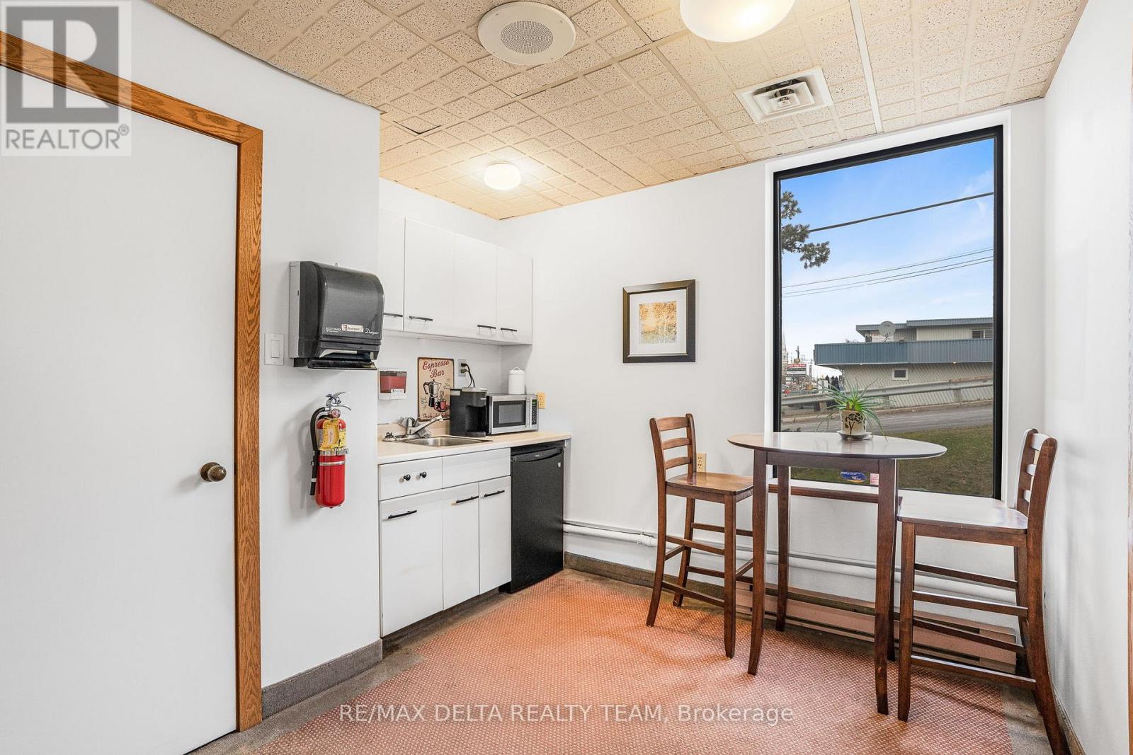 Photo 17 of 2548 St Joseph Boulevard, Ottawa ON