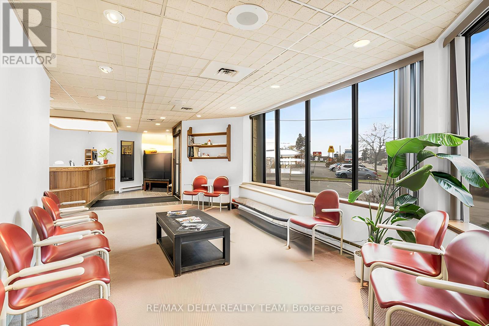 Photo 8 of 2548 St Joseph Boulevard, Ottawa ON