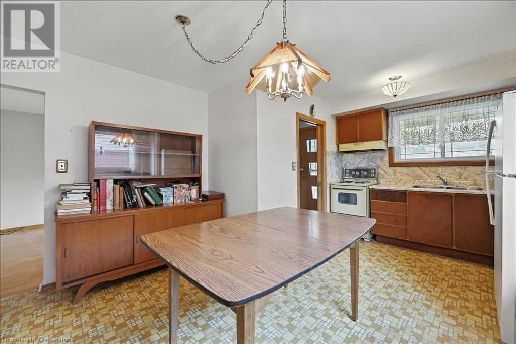 Photo 10 of 269 Rainbow Drive, Hamilton ON