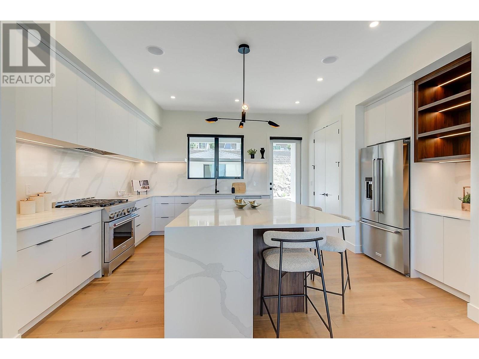 3342 Vineyard View Drive, West Kelowna
