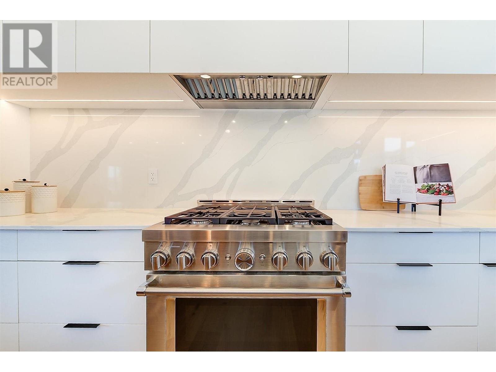 3342 Vineyard View Drive, West Kelowna