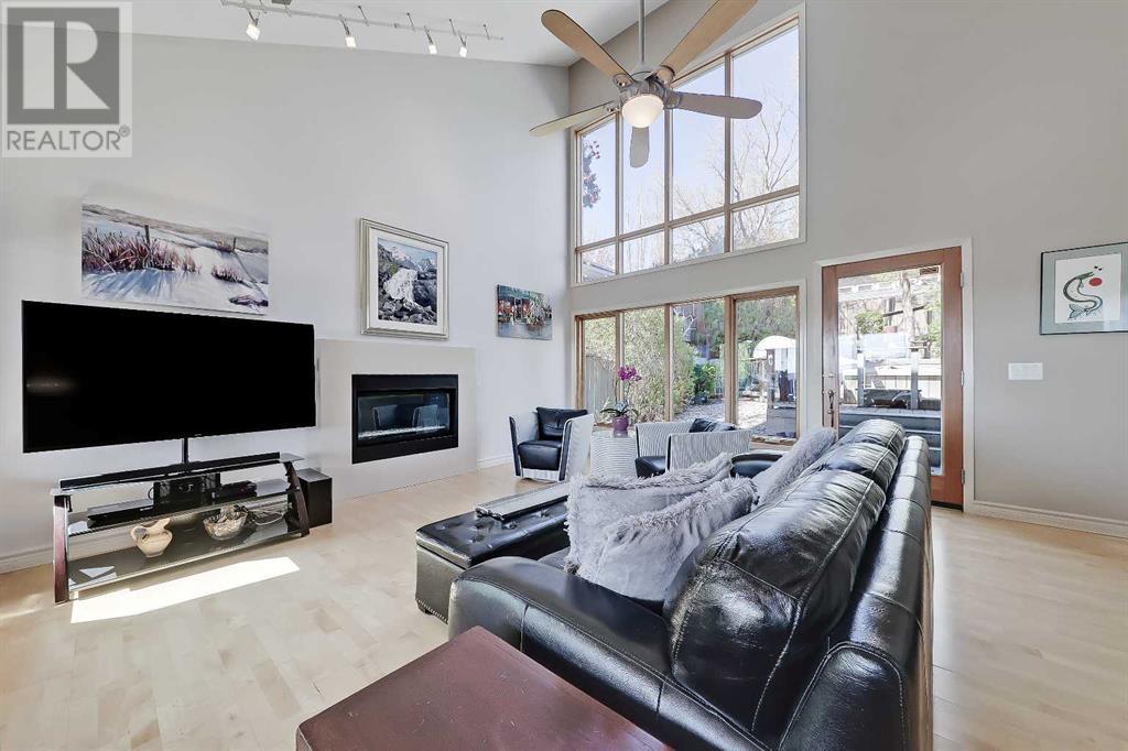 Single Family House for Sale in   Avenue NW Hounsfield Heights/Briar Hill Calgary 