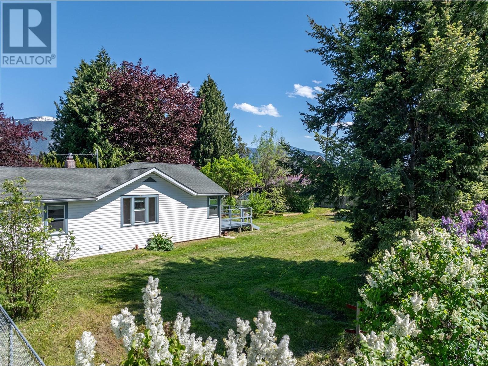 1807 Cedar Street, Creston