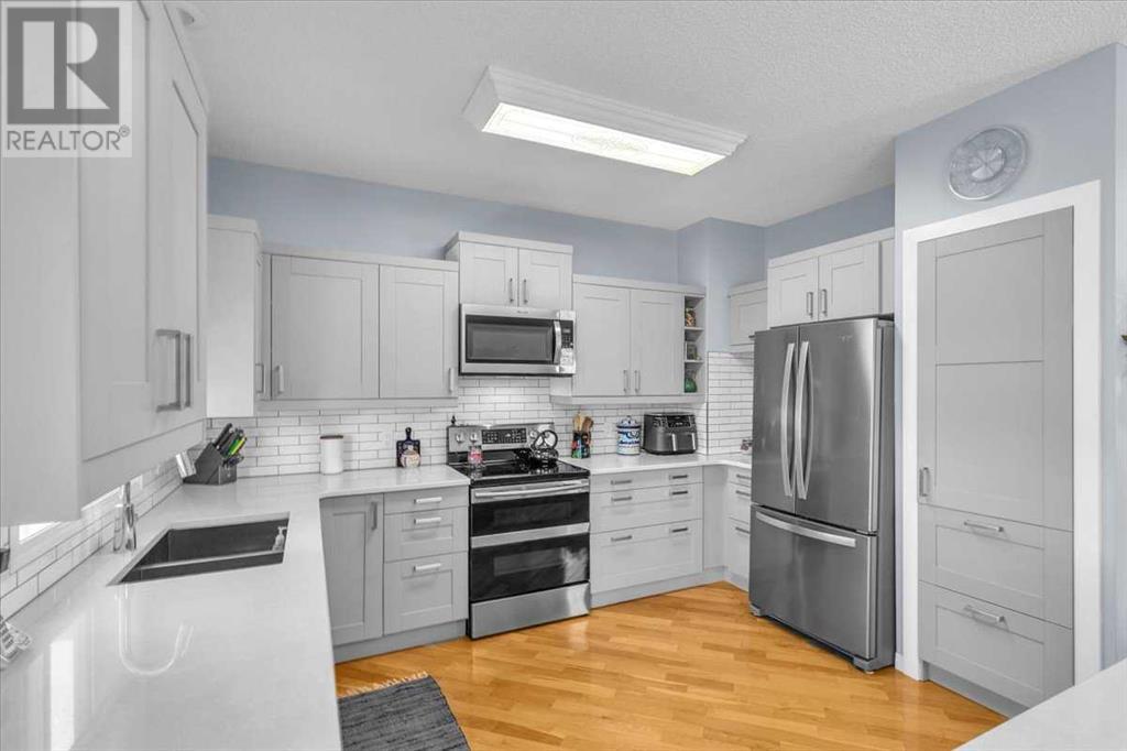 Single Family House for Sale in  Country Hills Gardens NW Country Hills Calgary 