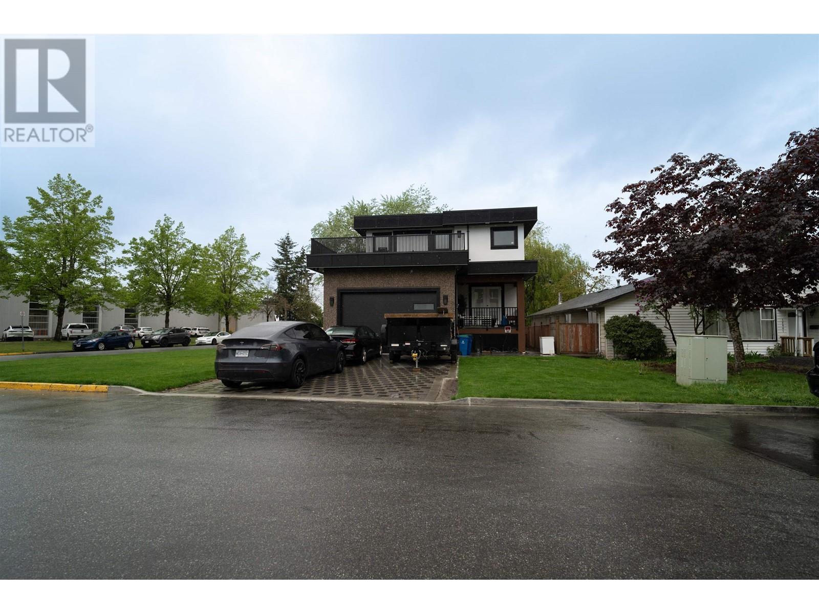 Photo 3 of 22839 Purdey Avenue, Maple Ridge BC