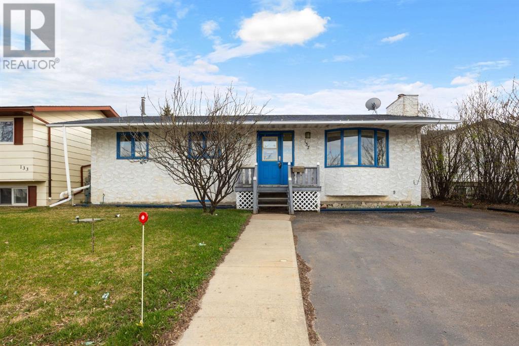 137 Parmenter Crescent, Fort McMurray