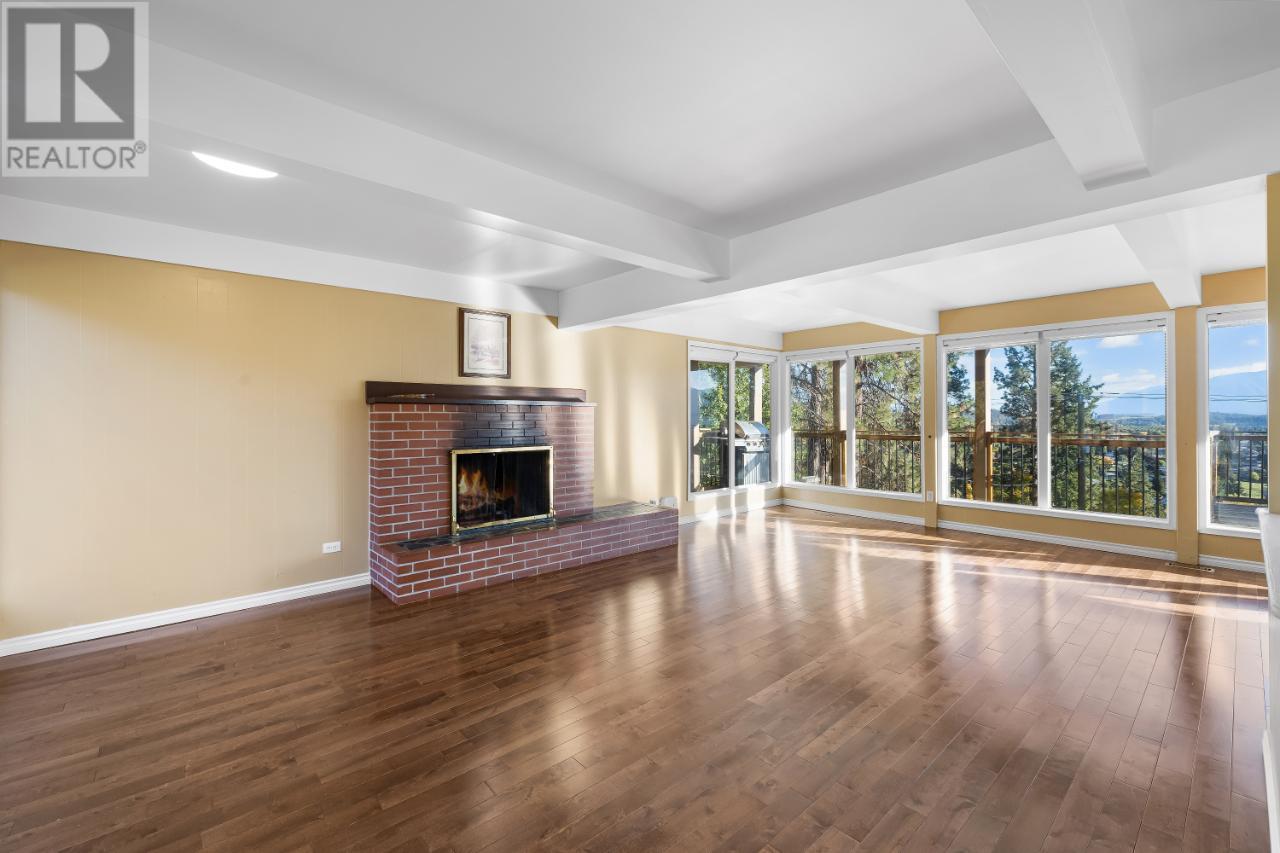 2424 CRAWFORD Street, Creston