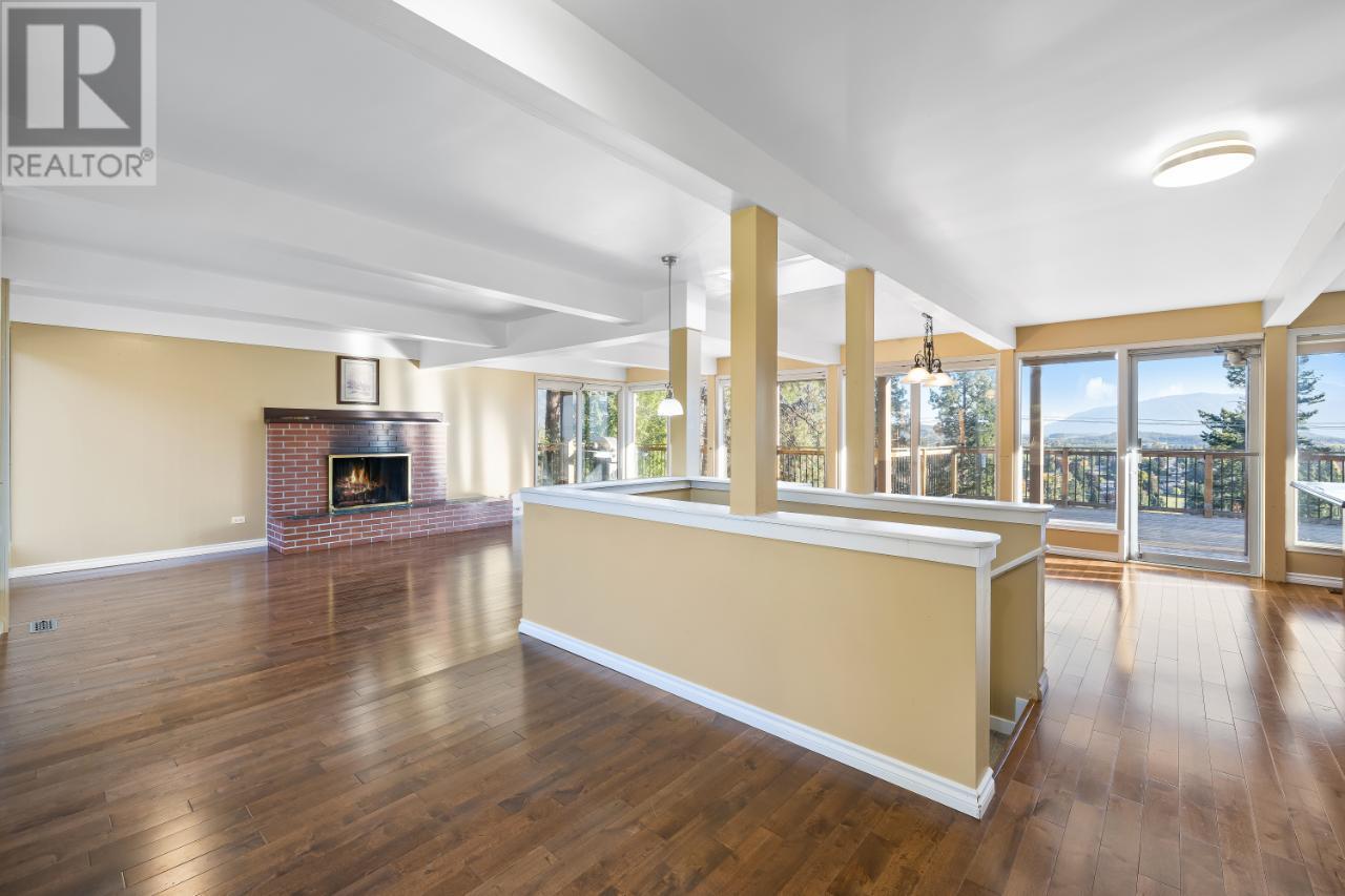 2424 CRAWFORD Street, Creston