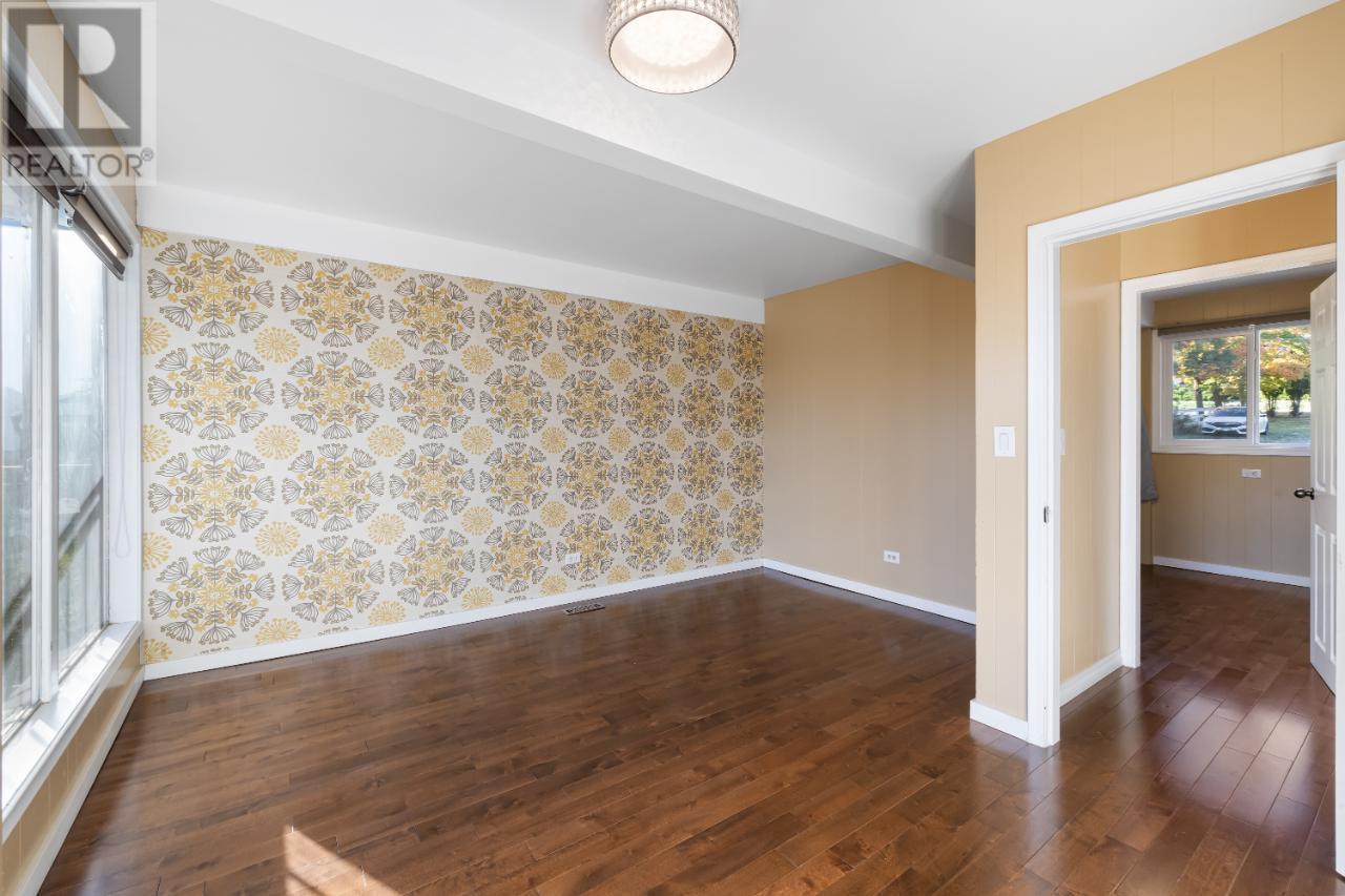 2424 CRAWFORD Street, Creston