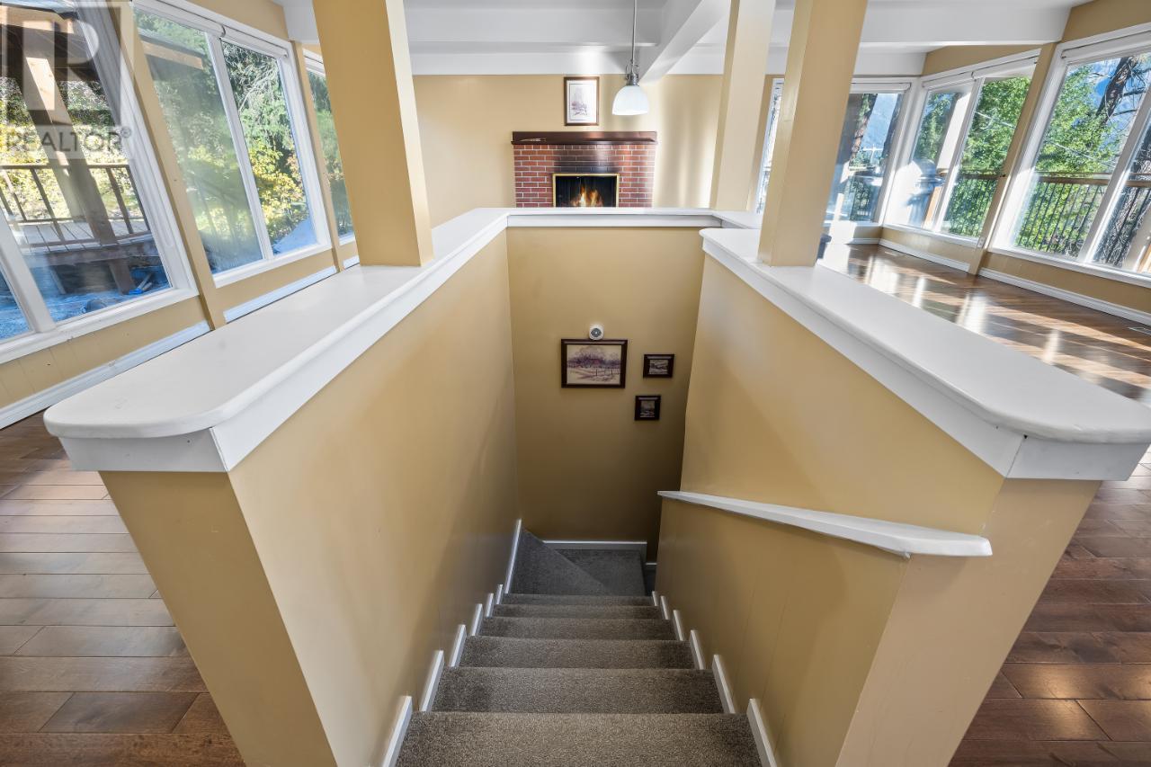 2424 CRAWFORD Street, Creston
