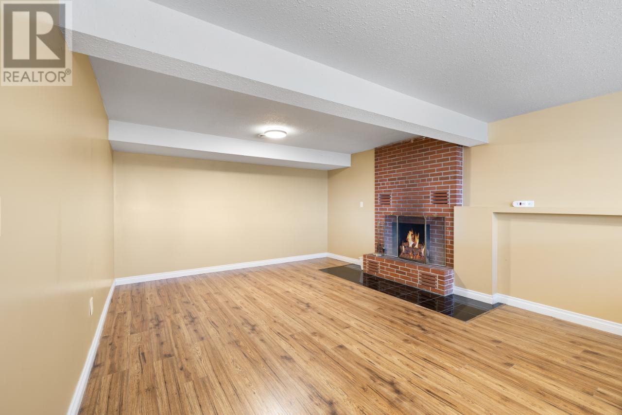 2424 CRAWFORD Street, Creston