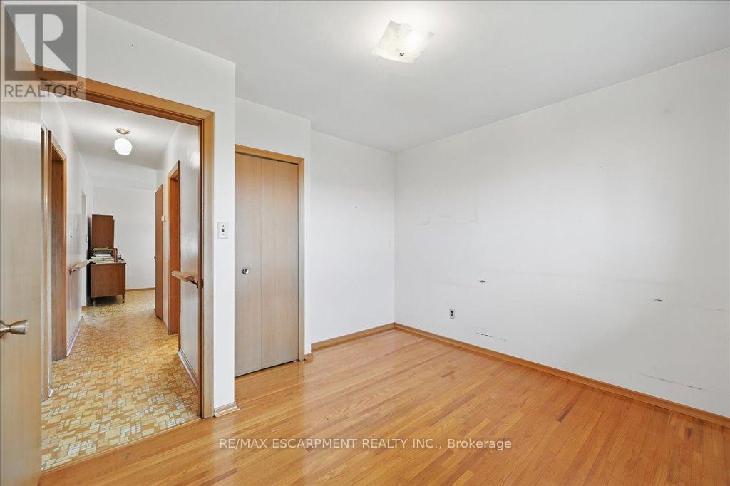 Photo 24 of 269 Rainbow Drive, Hamilton ON