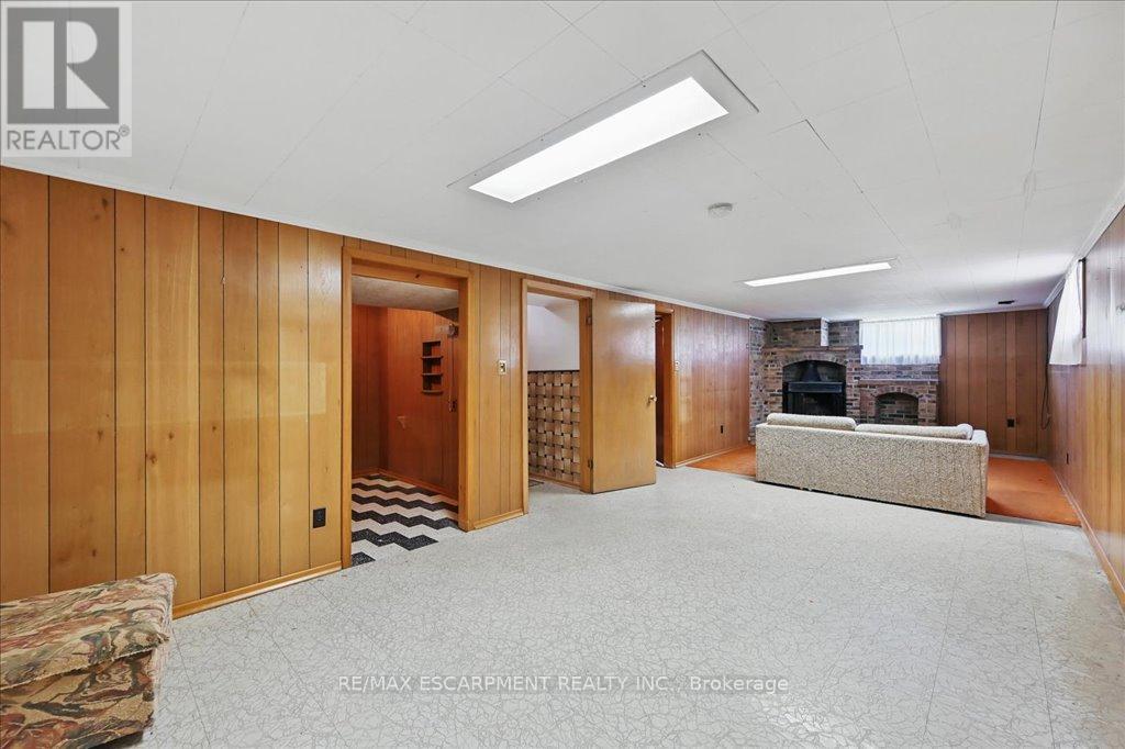 Photo 29 of 269 Rainbow Drive, Hamilton ON