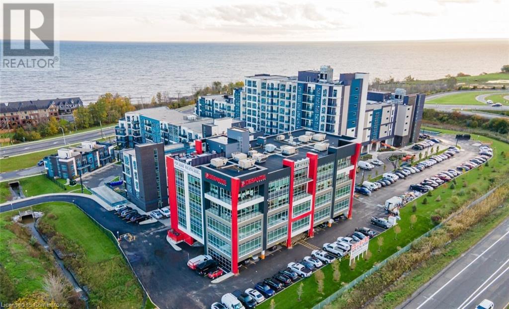 Photo 2 of 13 Windward Drive Unit 302, Grimsby ON