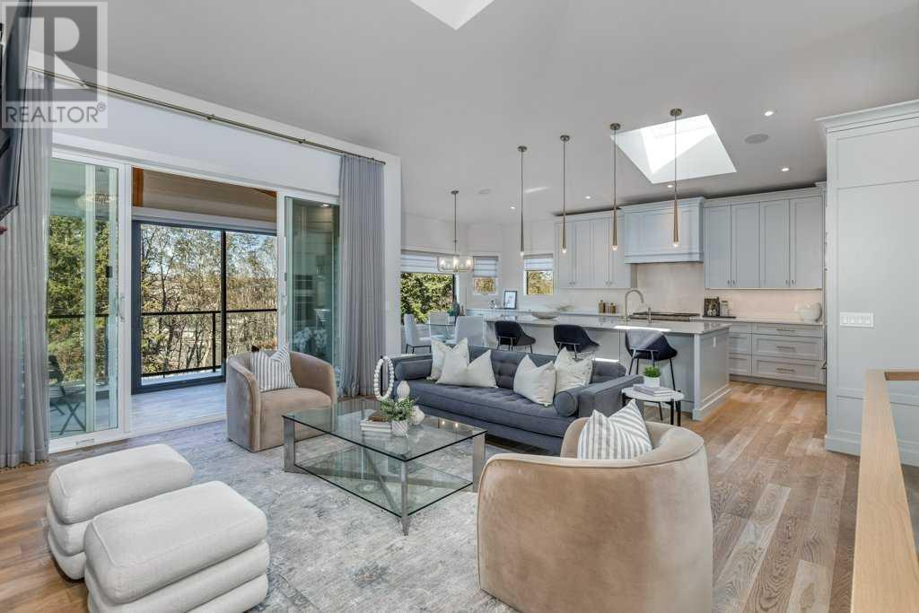 10 Bow Ridge Crescent, Cochrane