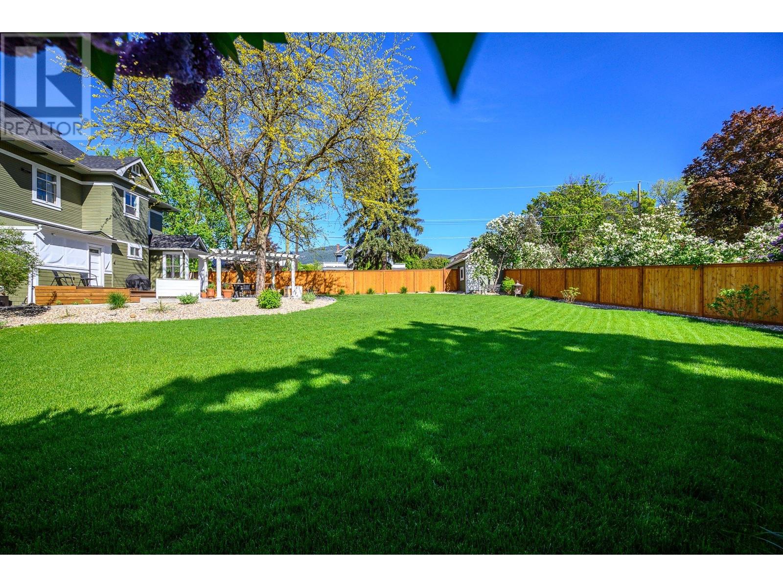  2000 37 Avenue, Vernon