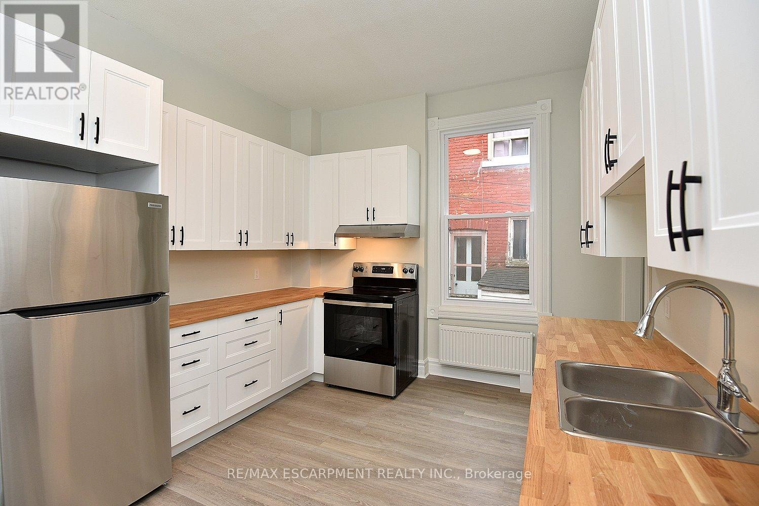 Photo 29 of 66 Erie Avenue, Hamilton ON
